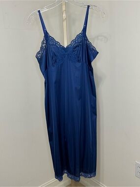 Vintage Vassarette slip. Silky blue.